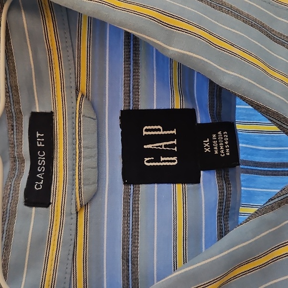 Gap Button Down Shirt - Picture 3 of 3